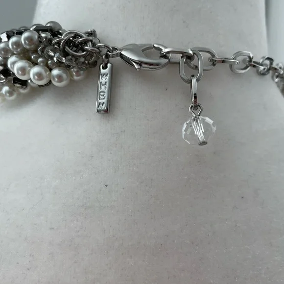 Stunning Pearl And Rhinestone Necklace - Picture 3 of 6